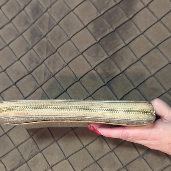 Kate Spade wallet. Good used condition. Fun Glitter look. - Picture 4 of 8